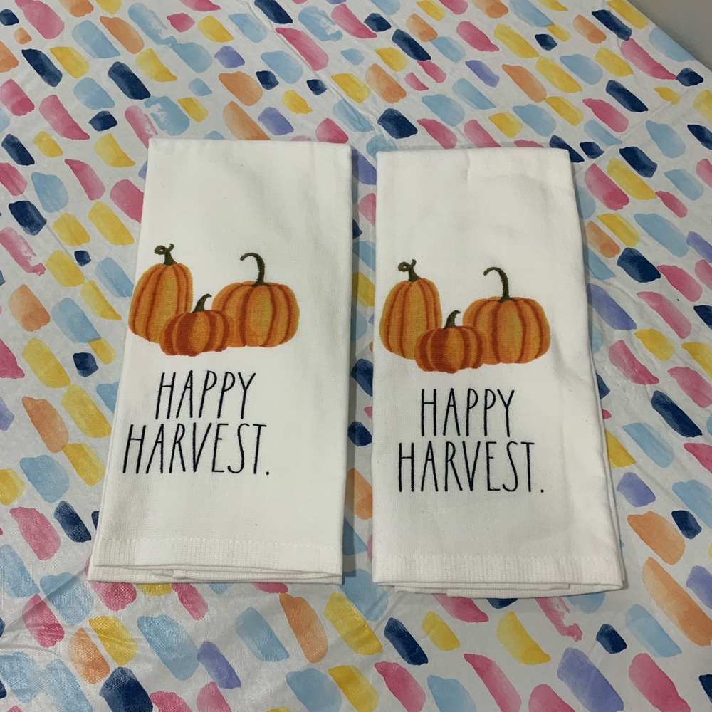 Set of 2 Rae Dunn Happy Harvest Tea Towels